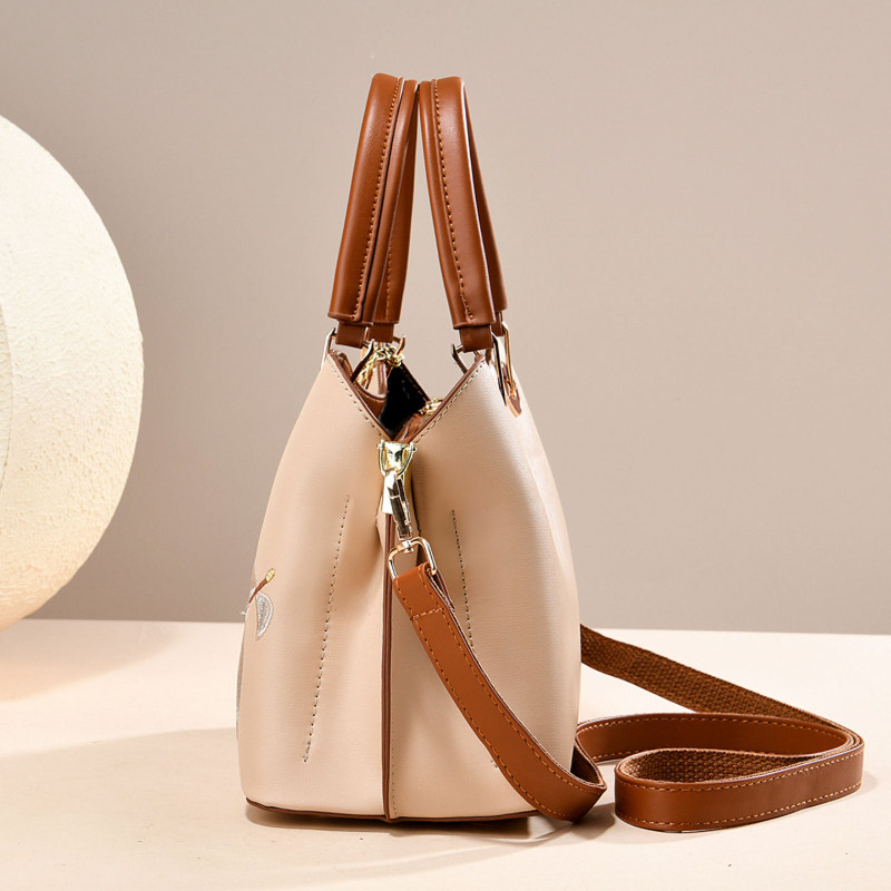 Chinese-style embroidered hand - Luxury Bags & Leather Repair Of Atlanta Reviews recension och pris