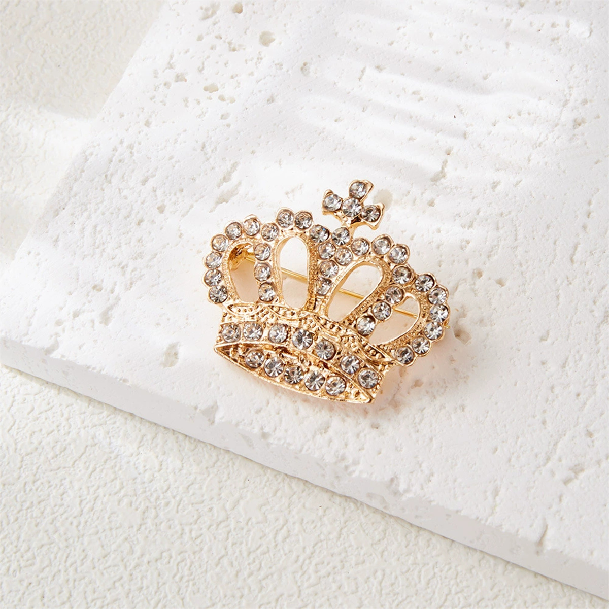 1Pc Creative Retro Crown Broch - Luxury Bags 2026 Trends recension och pris
