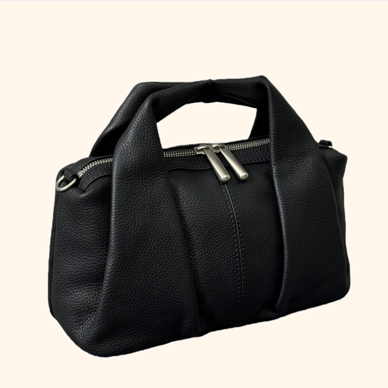 Custom Initials Leather Pillow - Luxury Bags In Japan recension och pris