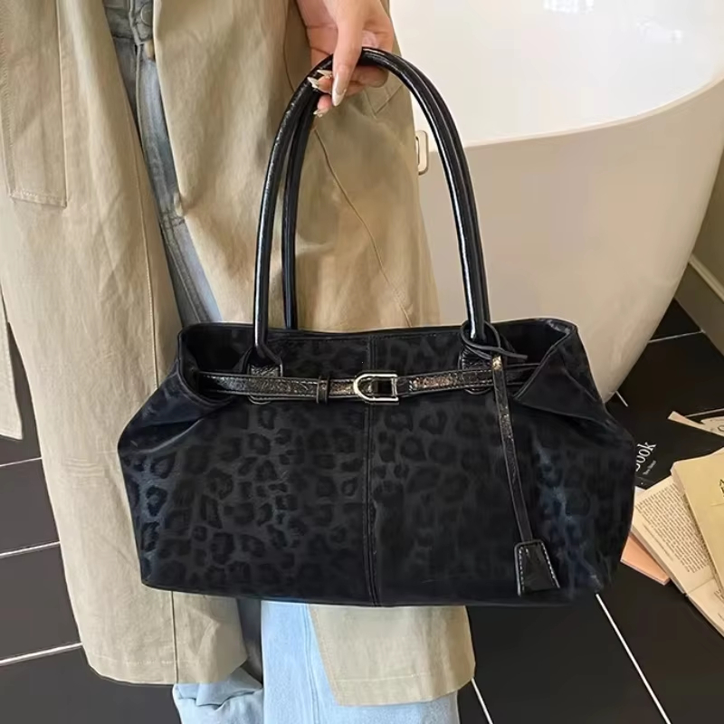 Leopard PU Leather Shoulder Ba - Luxury Bags 2026 Trends recension och pris