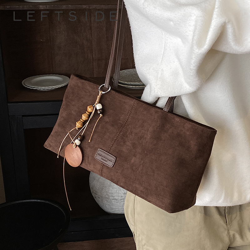 LEFTSIDE Retro Suede Shoulder  - Luxury Bags 2026 Trends recension och pris